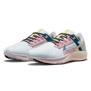 Nike Women’s Air Zoom Pegasus 38 Premium Running Shoes